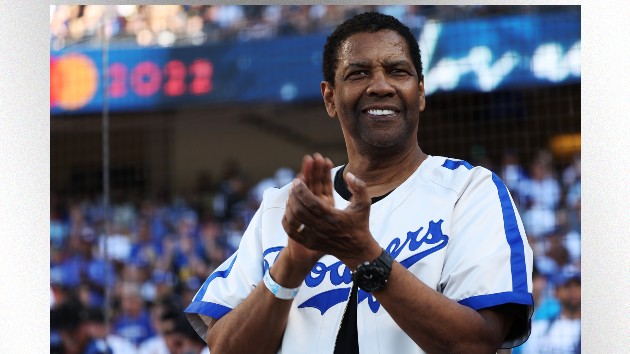 Denzel Washington honors the late Jackie Robinson at Major League ...