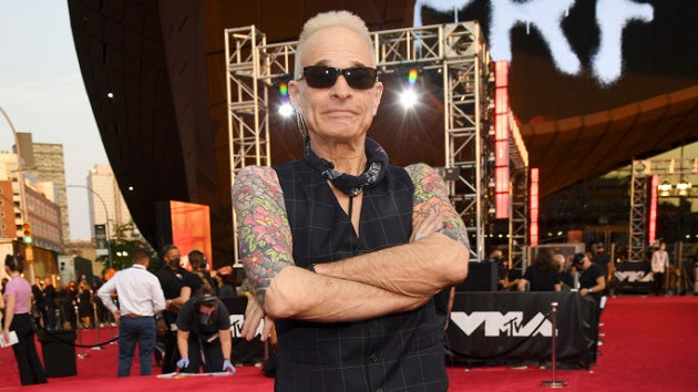 David Lee Roth premieres new live version of Van Halen's 