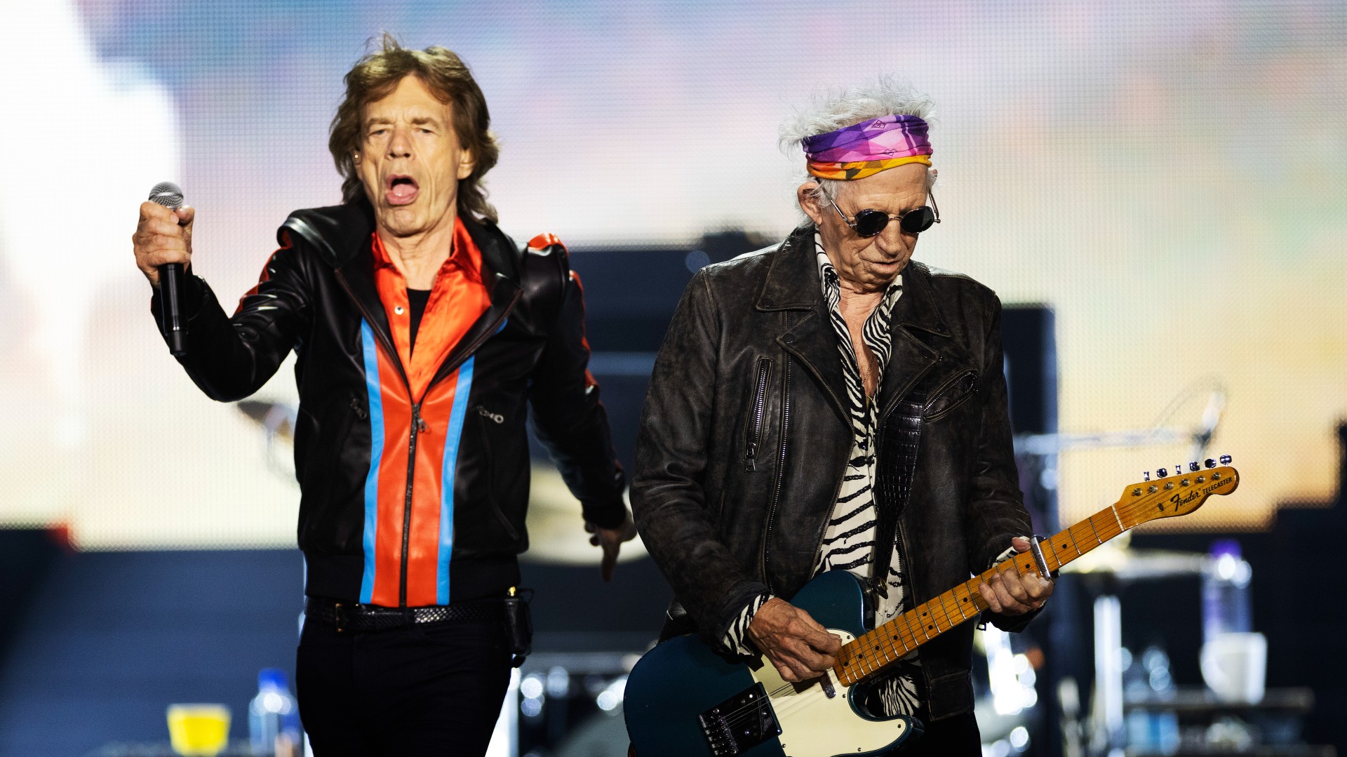 Bronze Sculptures Of Mick Jagger & Keith Richards Unveiled In Hometown ...