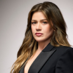 Why Kelly Clarkson is feuding with a New York store